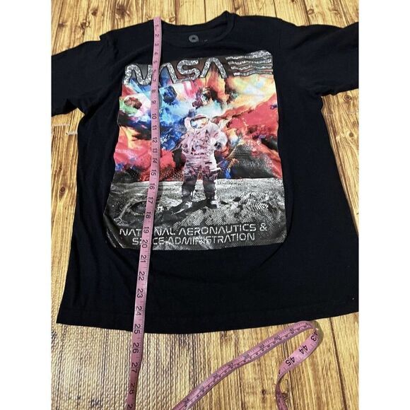 Akademiks NASA Tshirt Astronaut Space Men’s Moon Landing Starburst - Picture 3 of 6